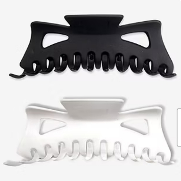 1/$5 or 3/$10 NWT a.n.a Black & White Large Claw 2-pc. Hair Clip - Picture 1 of 6
